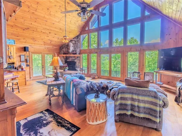 266 Enota Dr, Sautee Nacoochee, GA 30571