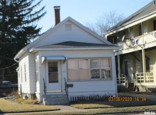 308 S 5th St, Clinton, IA 52732