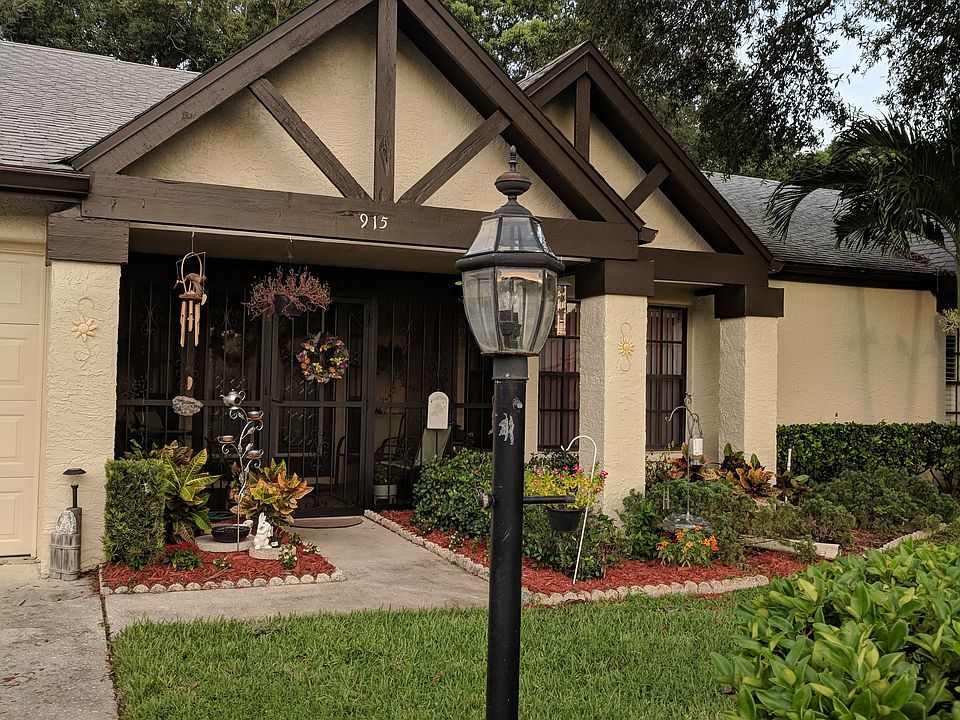 1st image of 915 Hickory Hill Ct