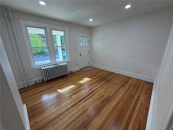 3rd image of 712 Church St