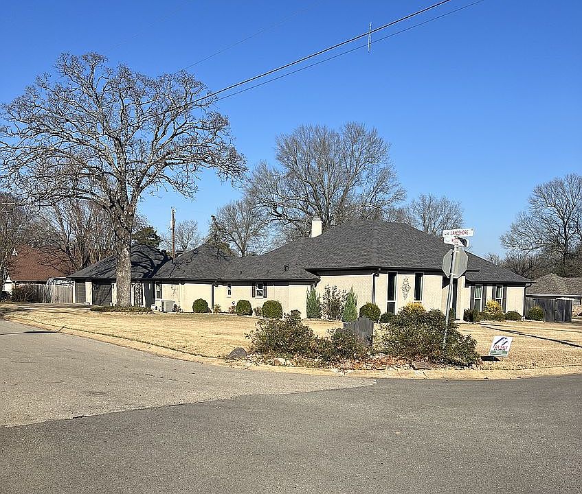 1st image of 4415 Wood Creek Dr