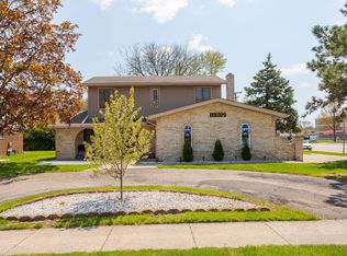 11302 Common Rd, Warren, MI 48093