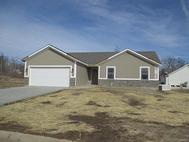 1st image of 222 Cuivre Creek Dr