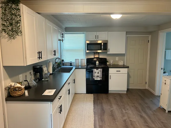 975 Waltonville Rd #A, Hummelstown, PA 17036