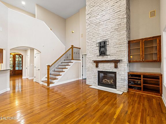 2nd image of 10033 Autumn Valley Ln