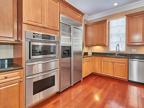 5th image of 2401 Victoria Gardens Ln