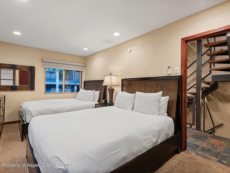 650 S Monarch St #4 — Photo 25