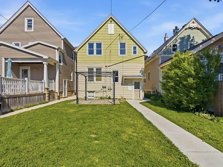 2919 S Lenox St — Photo 12