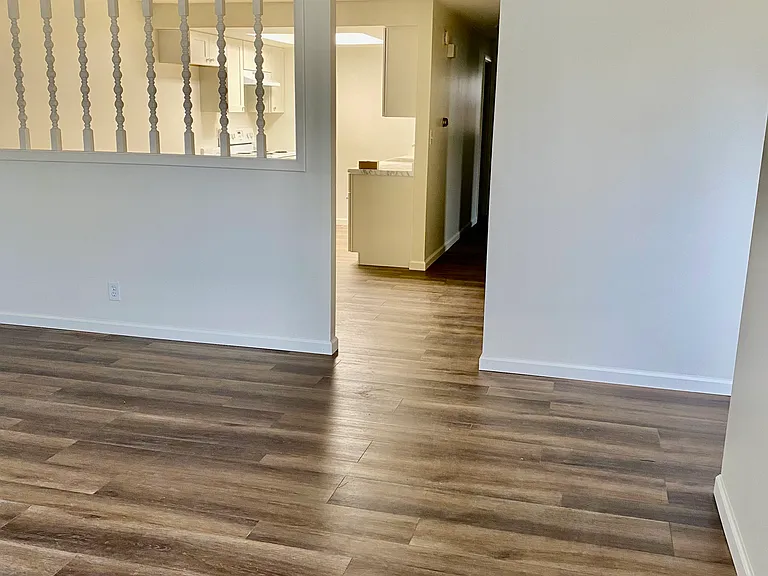 1807 W Parkway Dr #B — Photo 8