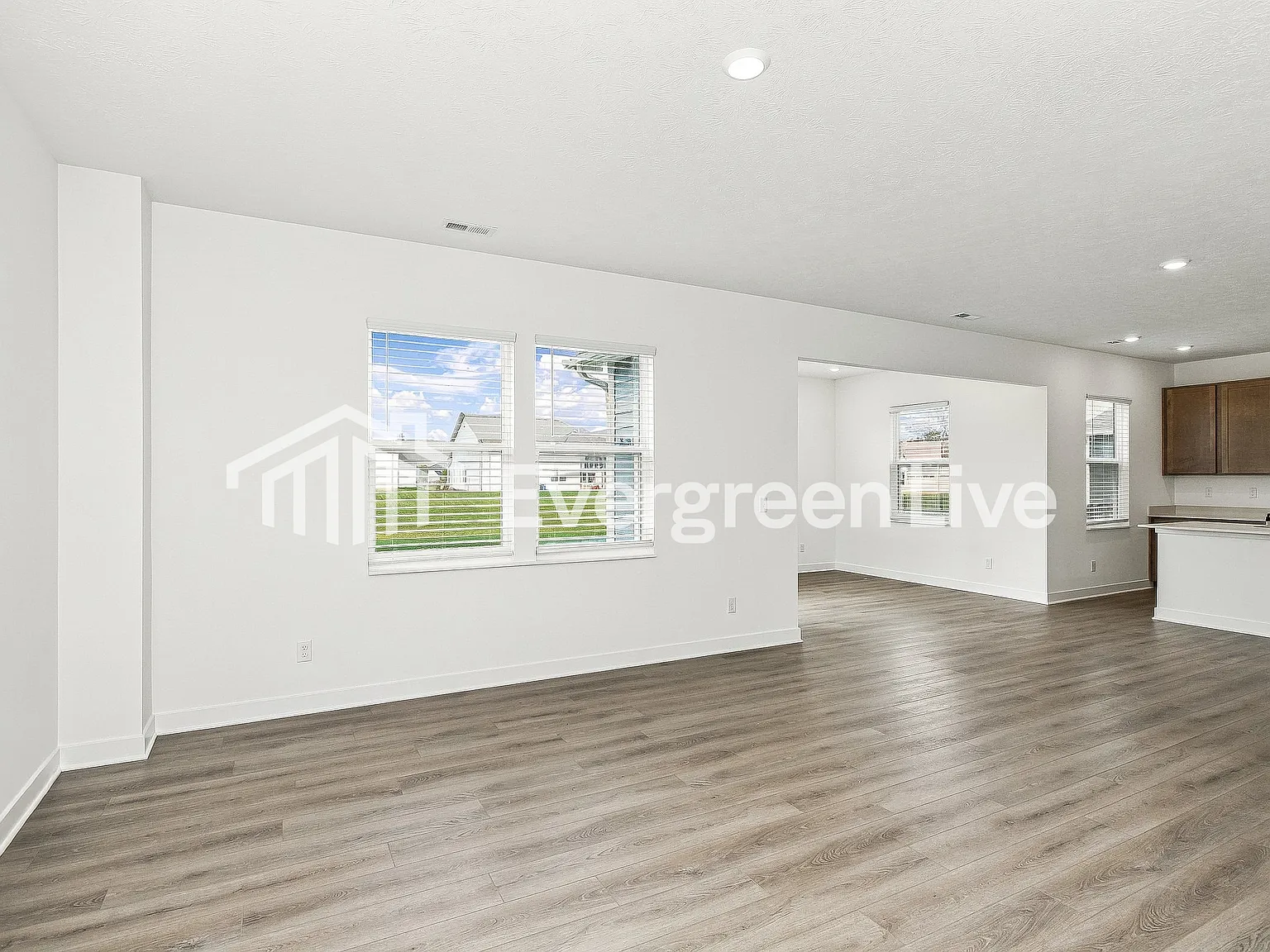 5 bed, 3.0 bath, 2247 sqft, $2,085 — Photo 4