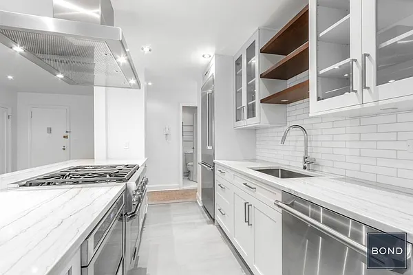 Rented by Bond New York | media 26