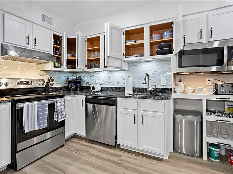 5750 Old Gordon Rd — Photo 11