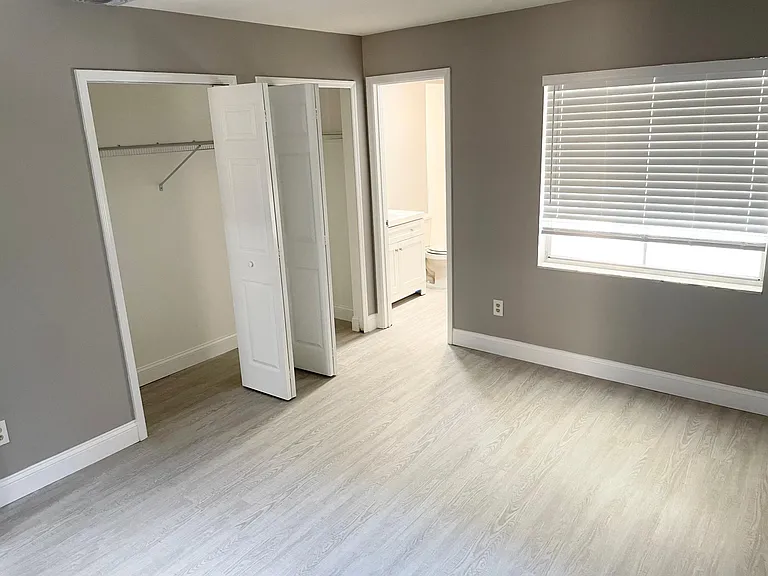 3109 Bloomingdale Villas Ct #3109 — Photo 15
