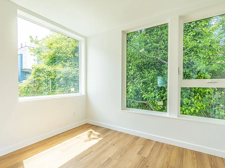 Beautiful Brand New Boutique Apartment Community — Photo 30