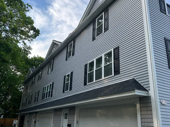 33 8th Ave #2, Haverhill, MA 01830