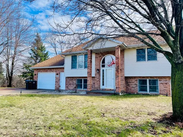 3236 N Whitney Dr, Appleton, WI 54914