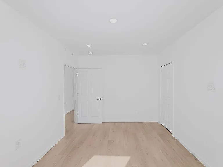 80 Ferry St #2 — Photo 11