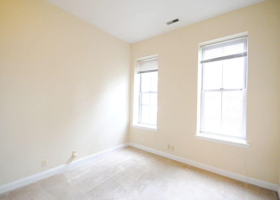 1st image of 923 Geyer Ave #Ar