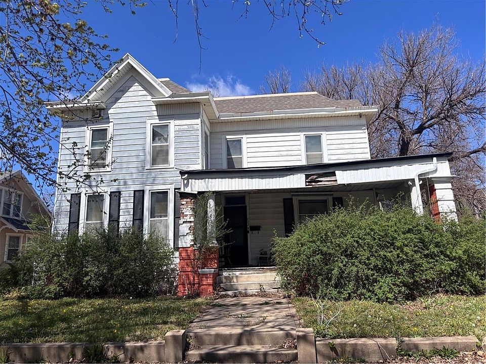 1st image of 223 NE 6th St