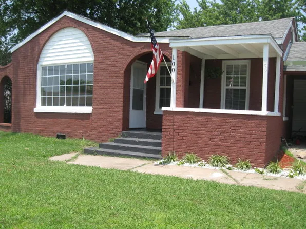 100 Country Club Dr, Holdenville, OK 74848