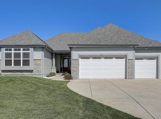 6590 S 47th St, Franklin, WI 53132