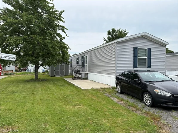 58 Betty Lou Dr, Middlefield, OH 44062