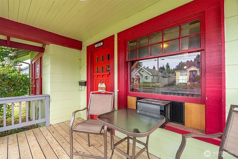 5th image of 853 Fowler Street