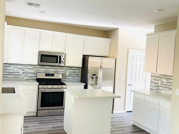 3rd image of 581 Caribbean Palm Dr