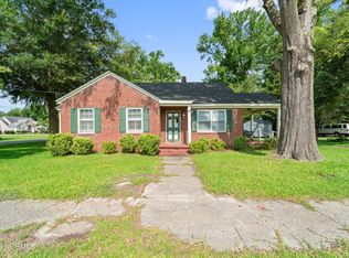 114 S Grant St, Beulaville, NC 28518