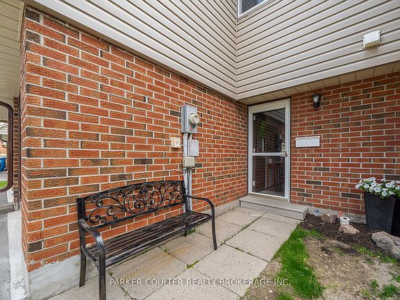 3rd image of 441 Barrie Rd #16