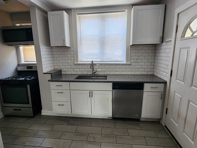 5206 W Schubert Ave #1 — Photo 4