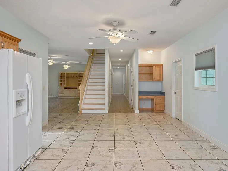 322 Crescent Dr — Photo 9