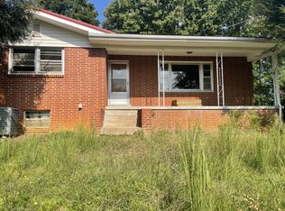 135 Double Way, Newport, TN 37821