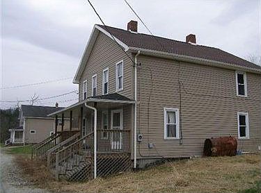 2nd image of 19 Poplar St