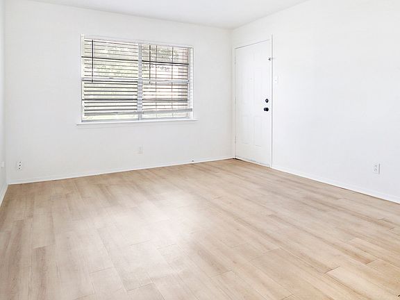 2nd image of 2725 Patricia Ln #B