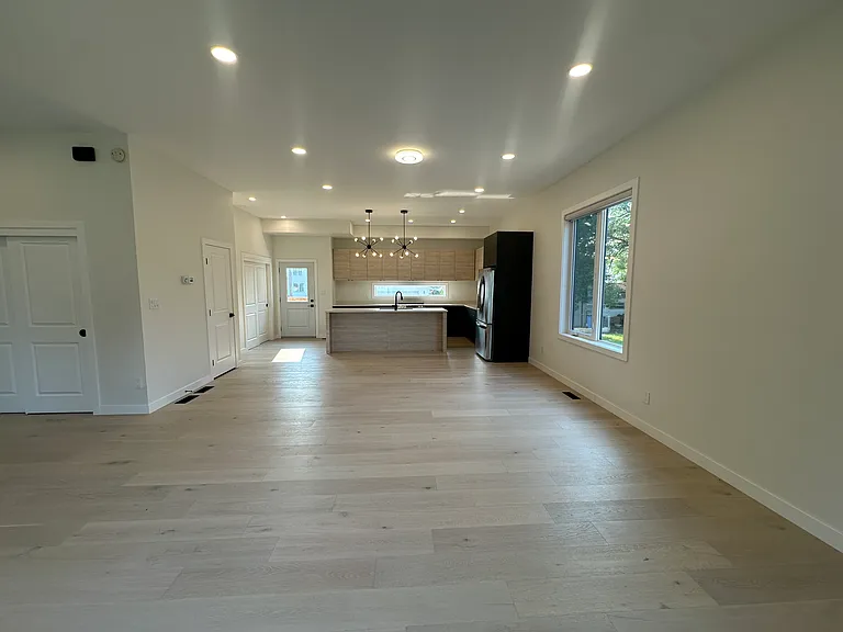 325 Lockwood St — Photo 40