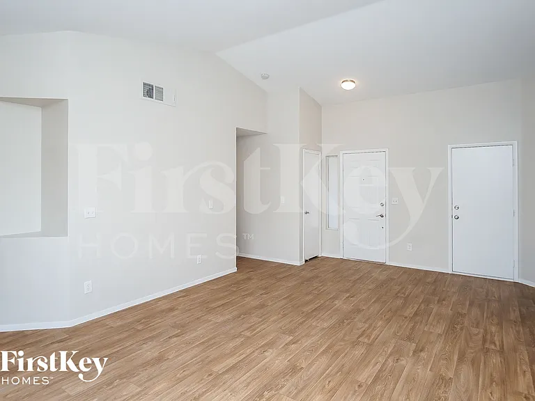 4600 W La Madre Way — Photo 3