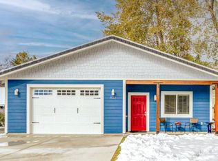 402 Mountain View Dr, Mount Shasta, CA 96067