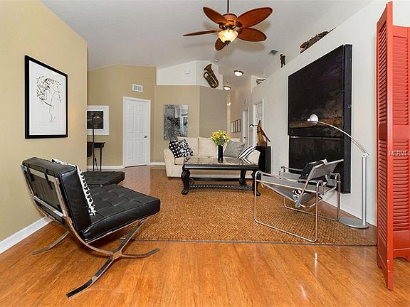 4th image of 610 Leslie Ln #86