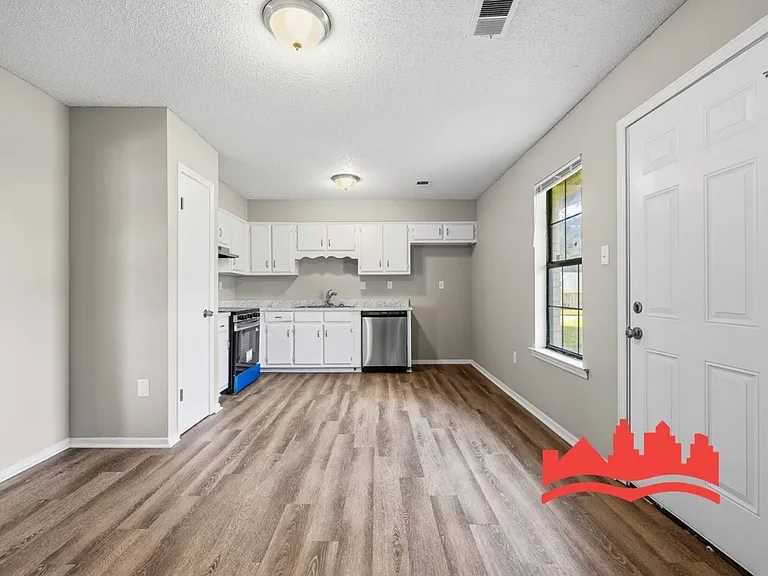 10372 Lafayette Dr — Photo 13
