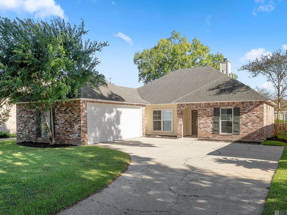 1st image of 17423 Lake Iris Ave