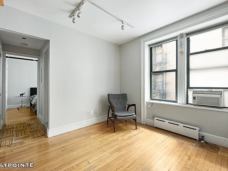 319 W 18th St #1I — Photo 2