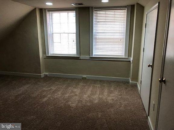 5th image of 209 Hanover St APT 5