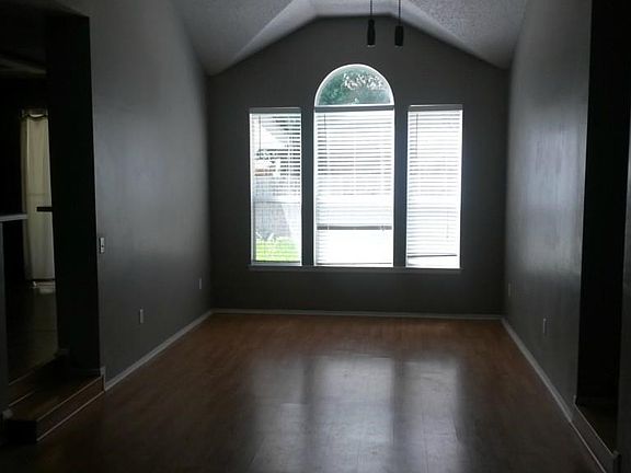 4th image of 16910 Ardisia Dr