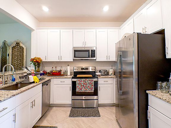 3rd image of 14085 Pine Lodge Ln