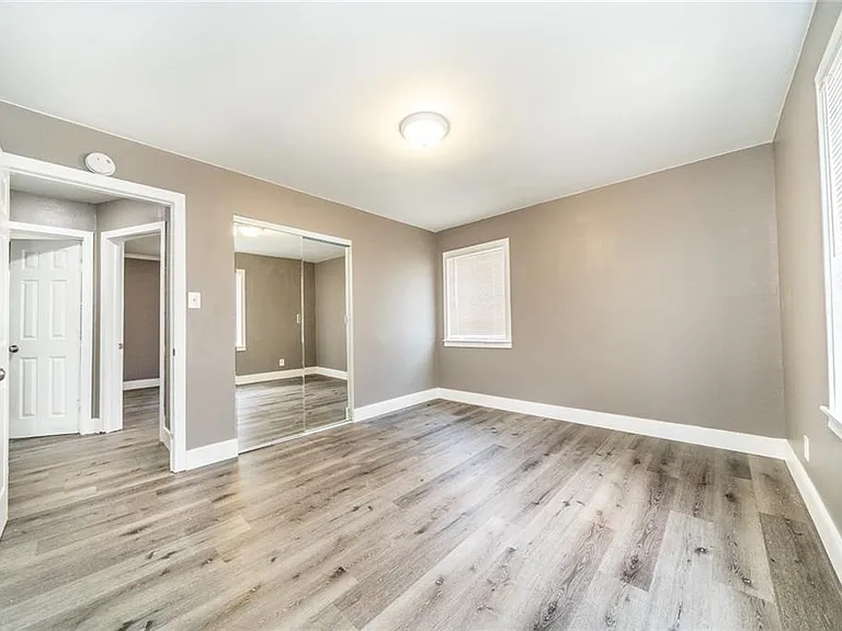 1412 W Colegrove Ave — Photo 16