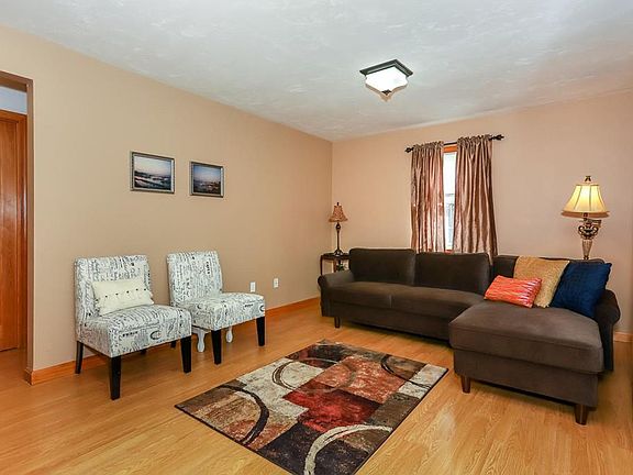 4th image of 11 Amherst Rd