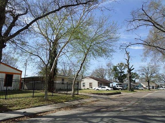 4th image of 2218 Norman St