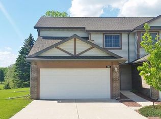 191 Pine Ridge Ct, Mishicot, WI 54228