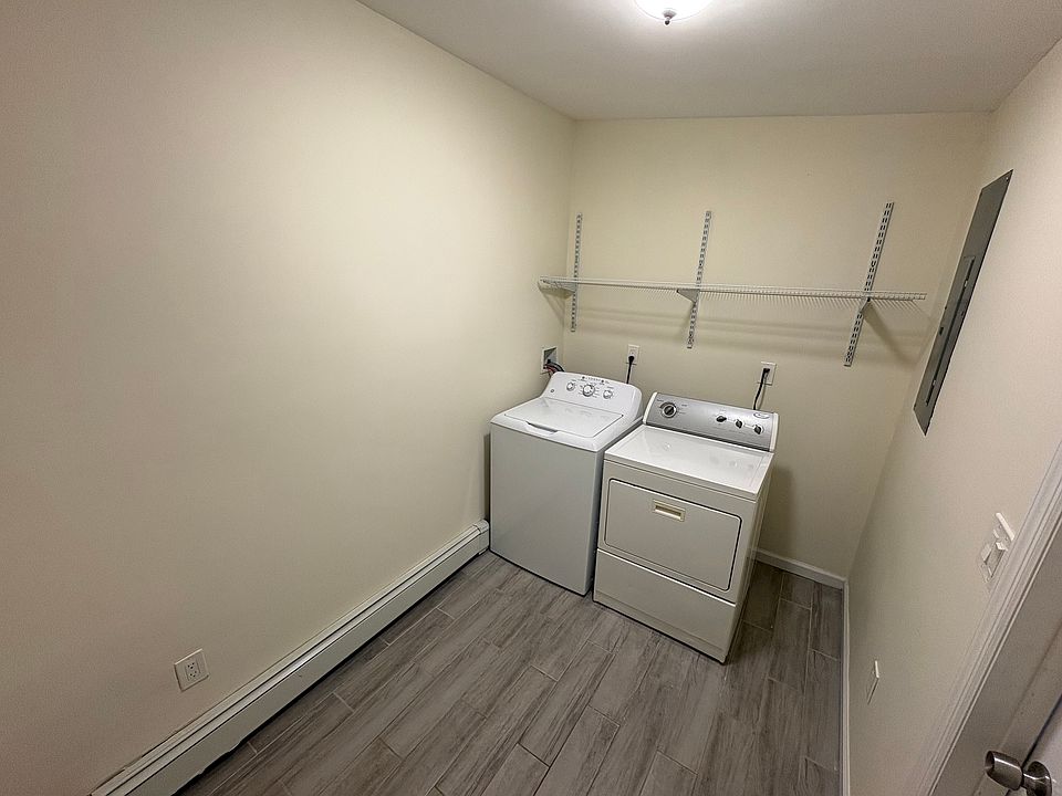 1st image of 1542 Potter Blvd